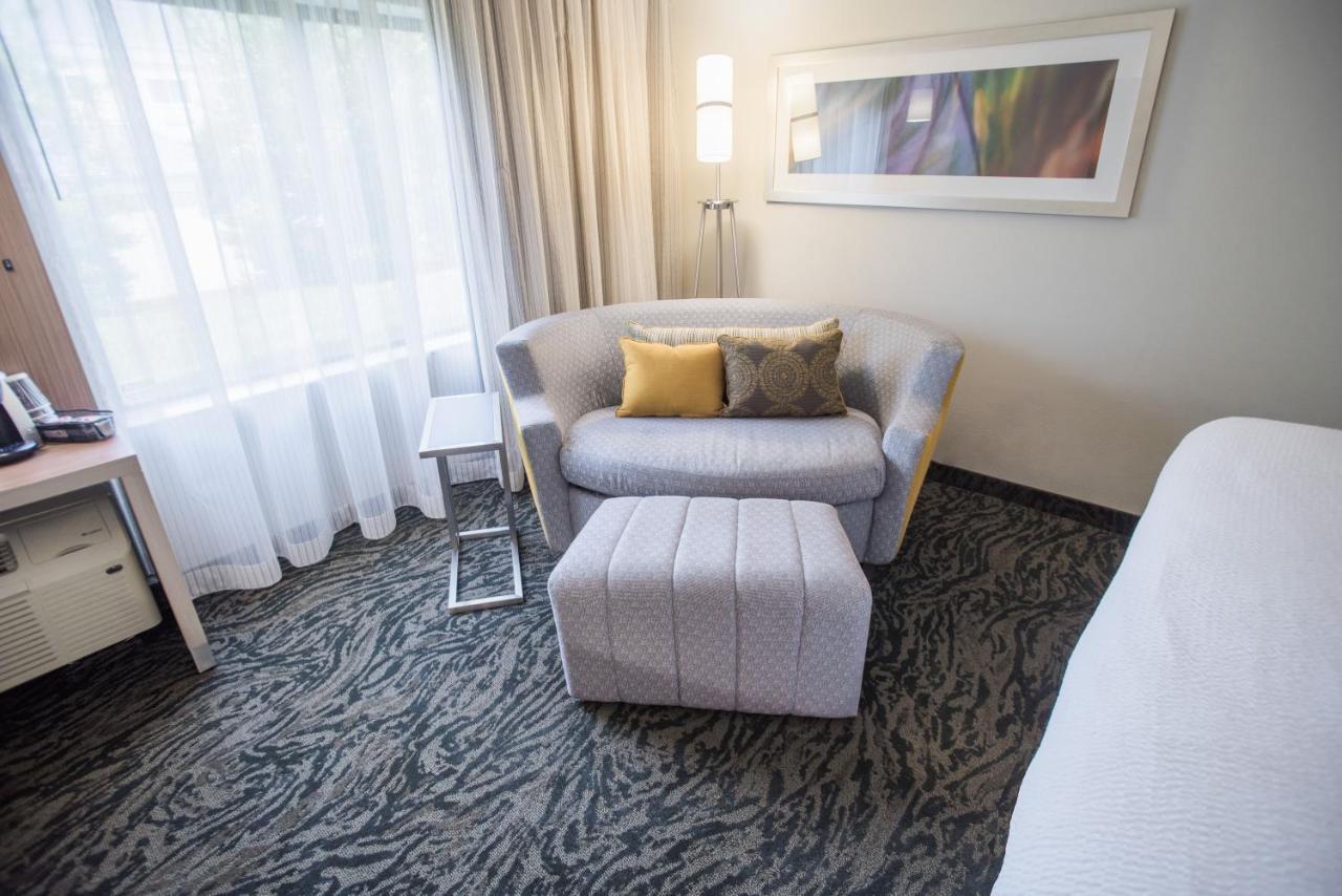 Hotel Courtyard By Marriott Hickory Extérieur photo