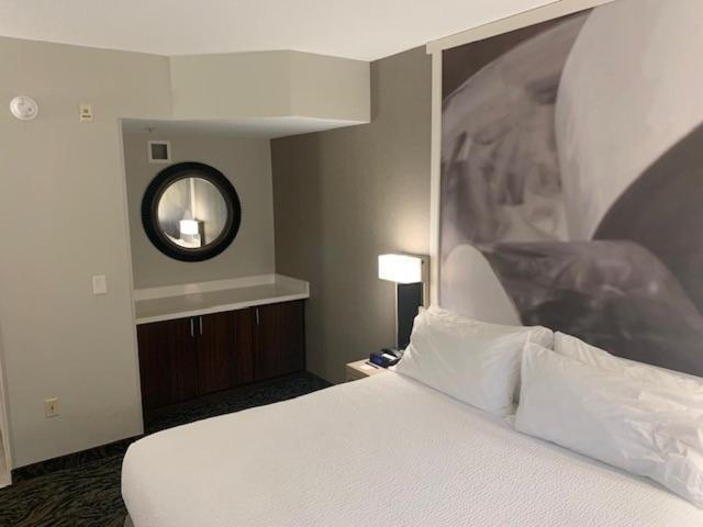 Hotel Courtyard By Marriott Hickory Extérieur photo
