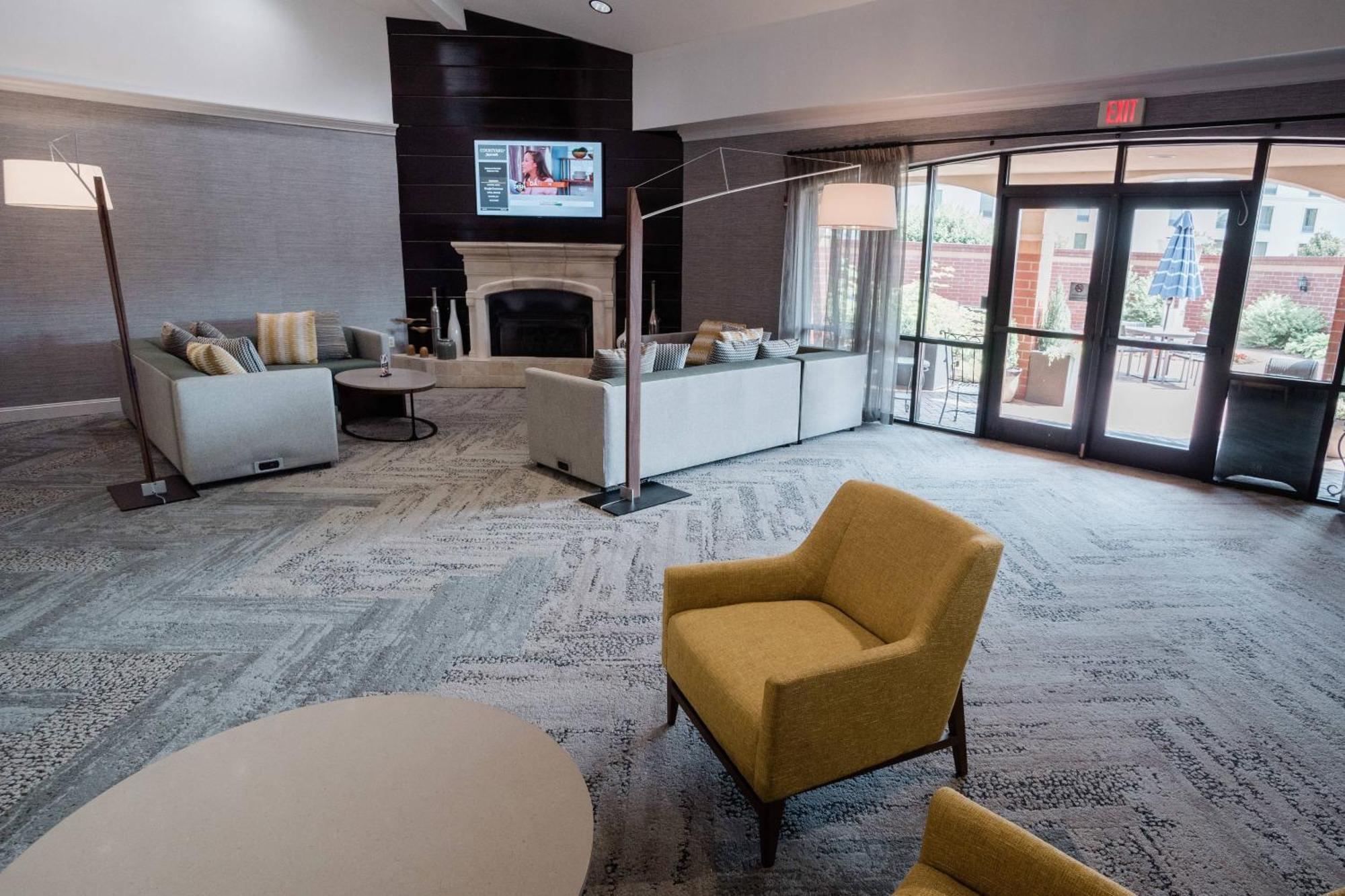 Hotel Courtyard By Marriott Hickory Extérieur photo